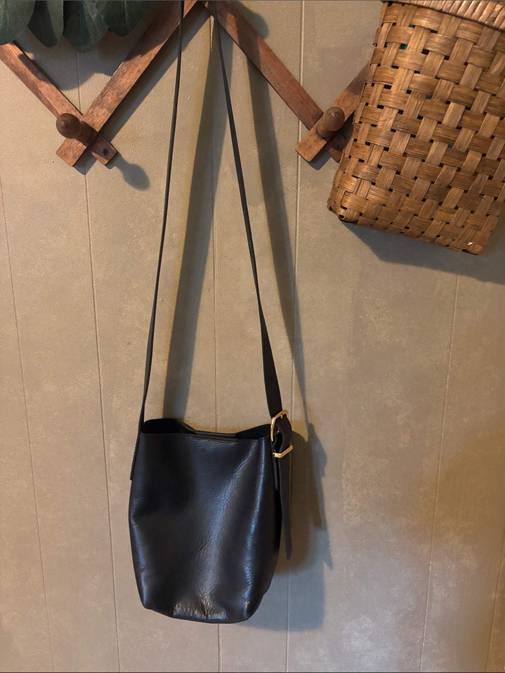 Classic Black Leather Crossbody Bag - Minimalist Shoulder Purse